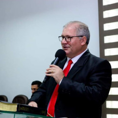 Pr. Altair Bueno